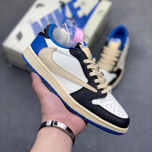 💙💕Nike Air Jordan 1 Low OG Men's Shoes🔴